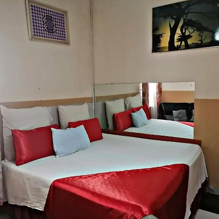 Valleycenter Guesthouse Йоханнесбург Экстерьер фото