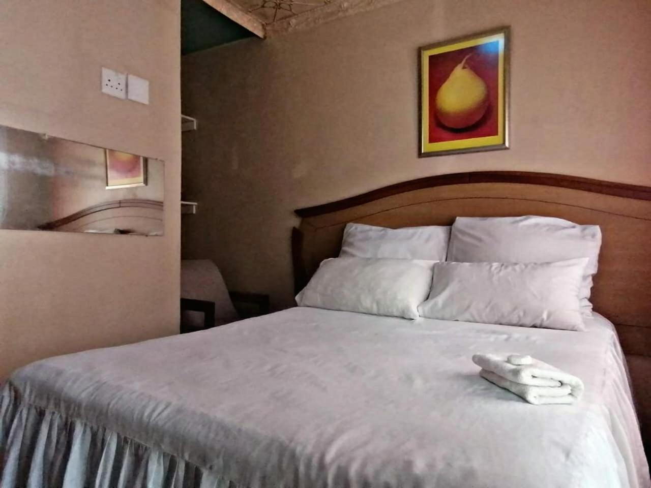 Valleycenter Guesthouse Йоханнесбург Экстерьер фото