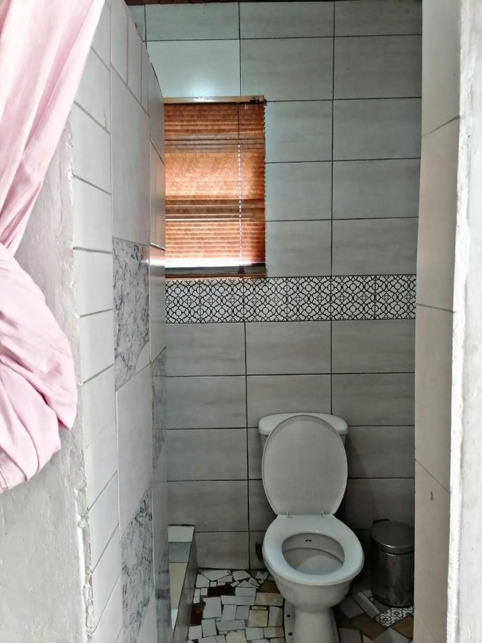 Valleycenter Guesthouse Йоханнесбург Экстерьер фото