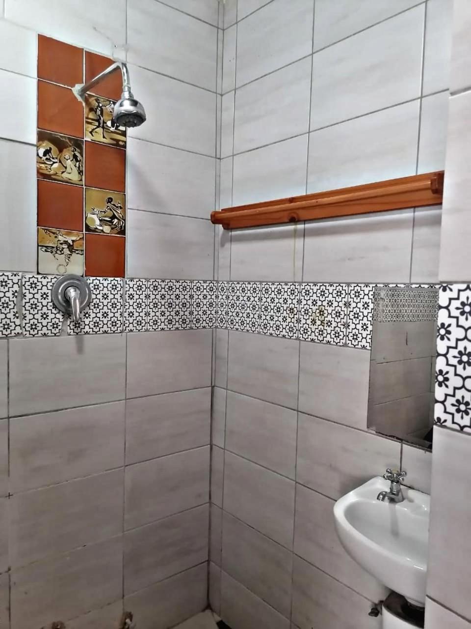 Valleycenter Guesthouse Йоханнесбург Экстерьер фото