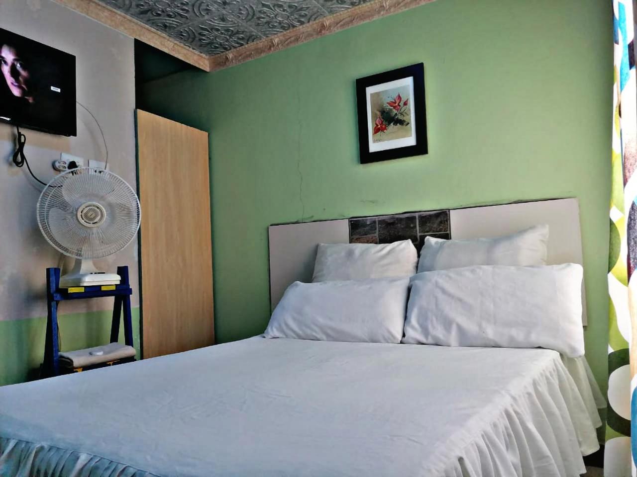 Valleycenter Guesthouse Йоханнесбург Экстерьер фото