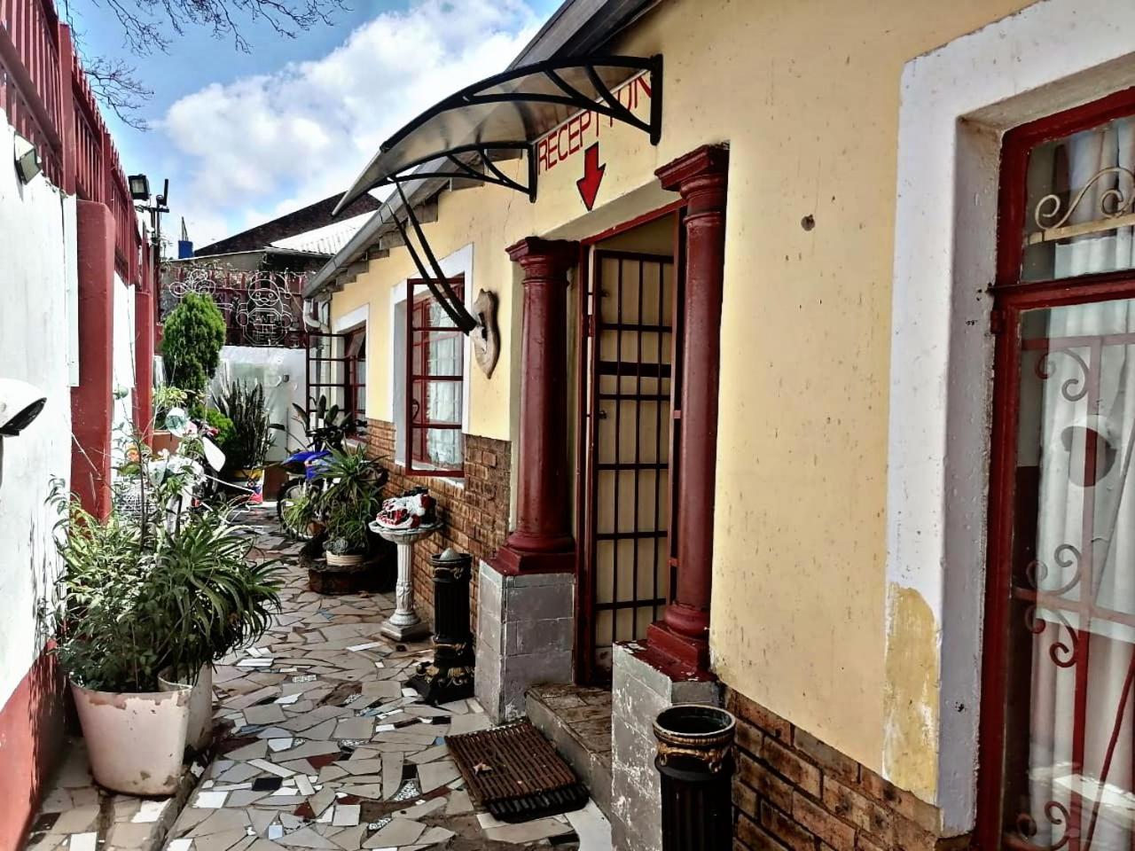 Valleycenter Guesthouse Йоханнесбург Экстерьер фото